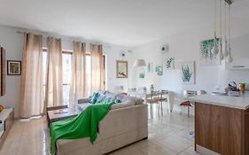 Gianni Holiday Home